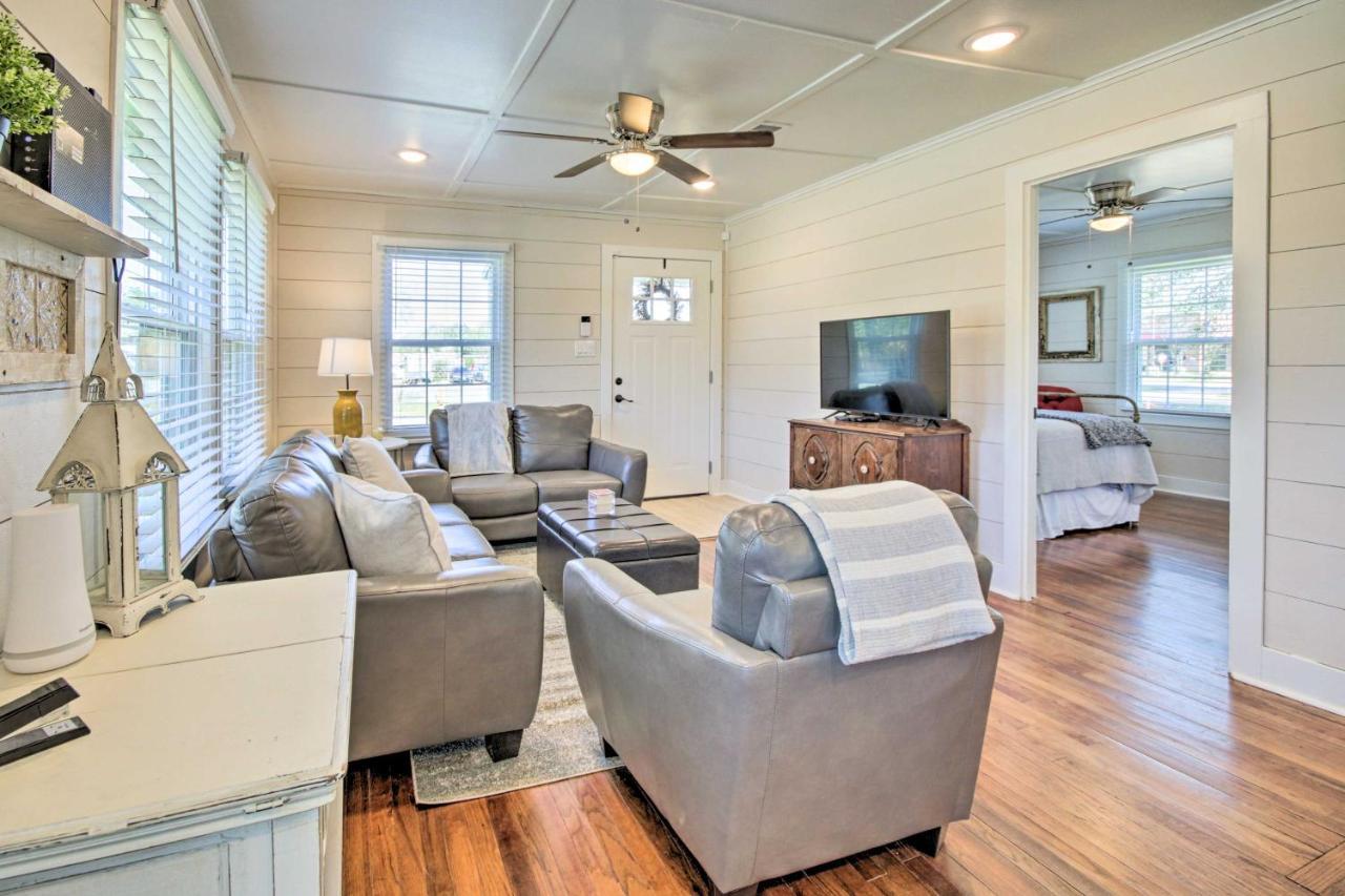 Charming Country Cottage, Walk To Main Street! Tomball Εξωτερικό φωτογραφία